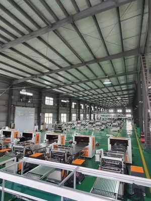Maschine zur Herstellung von PU-Luftfiltern 8KW Klebemaschine 380V