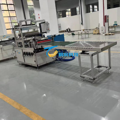 1KW Luftfilter Produktionslinie 50HZ Messer Papier Flecken Maschine 1300mm Arbeitsbreite