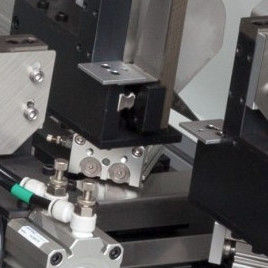 4 Seiten-Automatische Randschneidemaschine 0,6MPa Randschneidemaschine für Klimaanlagenpatronen