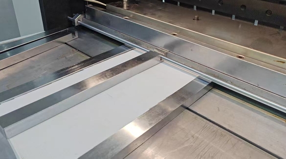 Kundenspezifische Laminar-Airflow-Haube Medizinische Aluminium-HEPA-Luftfilter 99,99% Hohe Effizienz für Reinraum