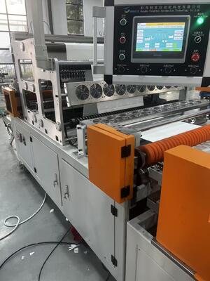 Die neueste Luftfilter Schneidemesser Fleckenmaschine Hersteller Filterpapier Produktionslinie aus China