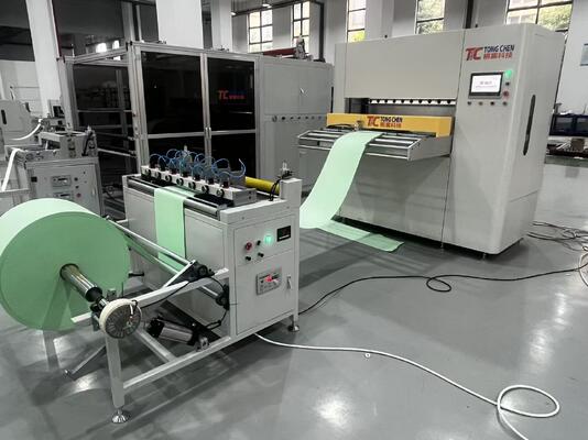 CNC-Flecken-Schnittpapierfaltenmaschine Vollautomatische Produktionslinie mit Messer